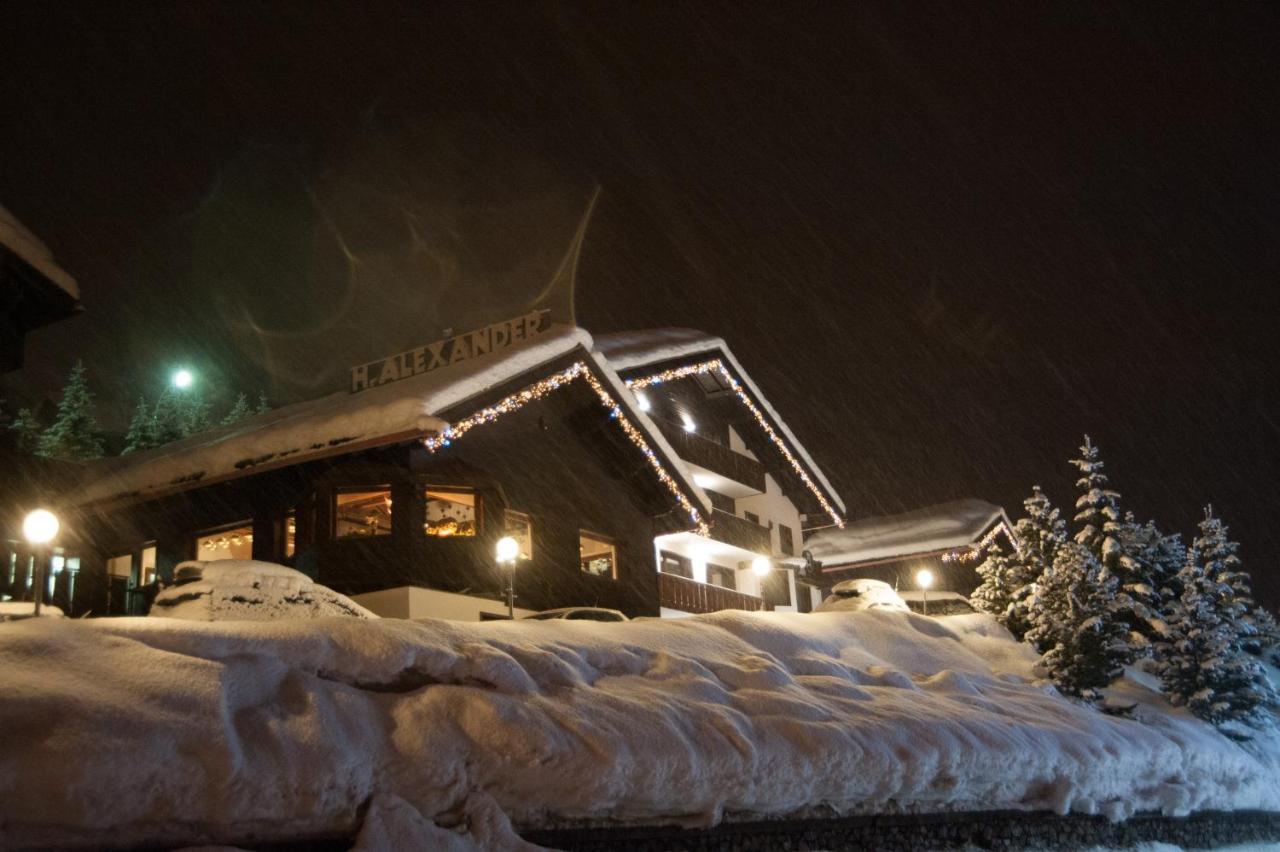 Alexander Charme Hotel Livigno Exterior photo