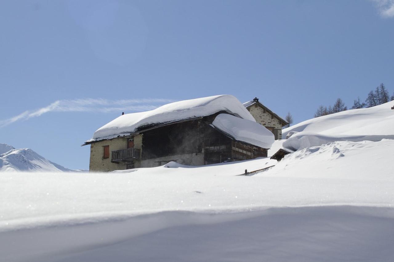 Alexander Charme Hotel Livigno Exterior photo